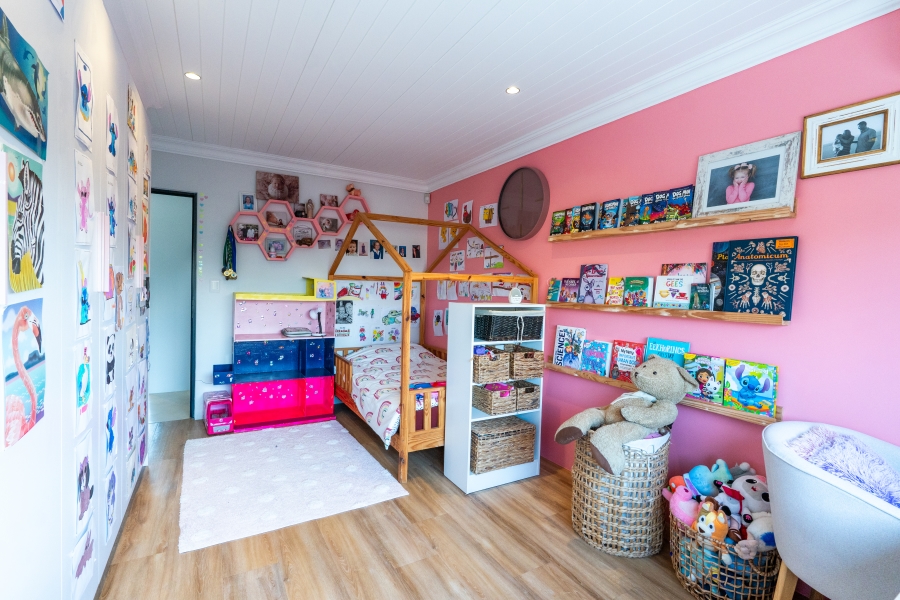 5 Bedroom Property for Sale in Van Riebeeckstrand Western Cape